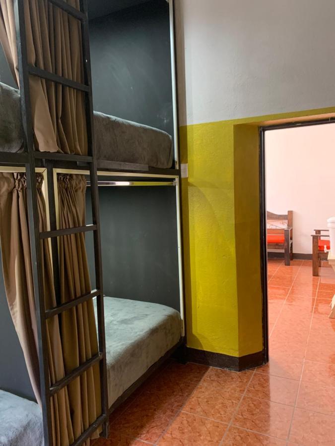 One Day Trip Hostel Антигуа-Гватемала Экстерьер фото