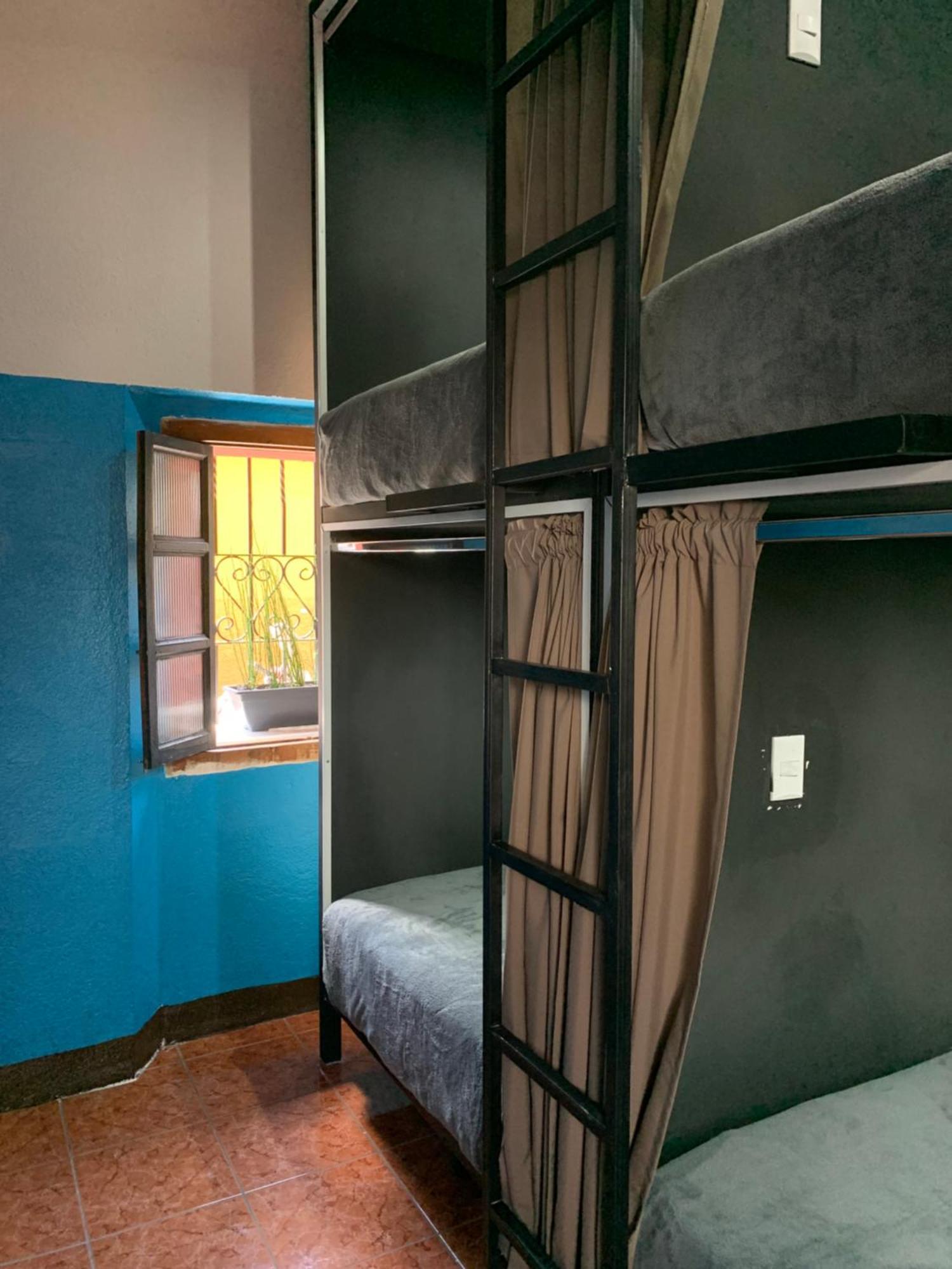 One Day Trip Hostel Антигуа-Гватемала Экстерьер фото